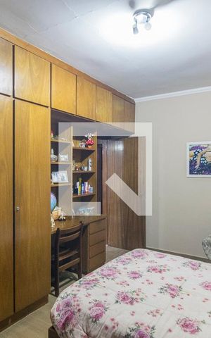Casa à venda com 250m², 2 quartos e 4 vagas Casa à venda com 250m², 2 quartos e 4 vagasQuarto 1