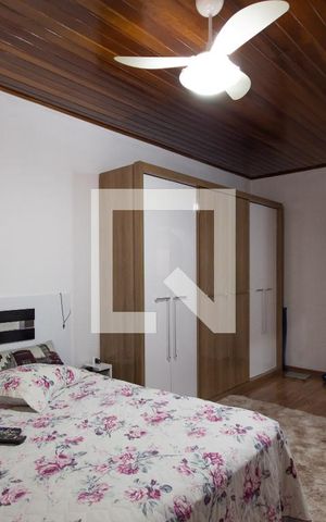 Casa à venda com 246m², 3 quartos e 3 vagas Casa à venda com 246m², 3 quartos e 3 vagasQuarto 2