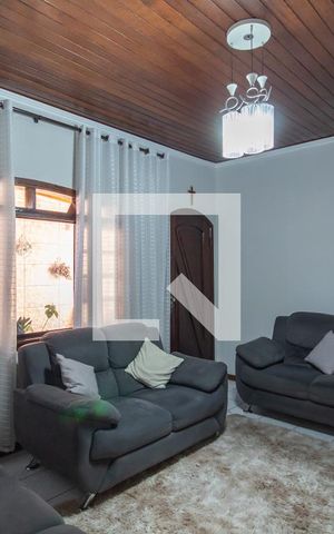 Casa à venda com 246m², 3 quartos e 3 vagas Casa à venda com 246m², 3 quartos e 3 vagasSala