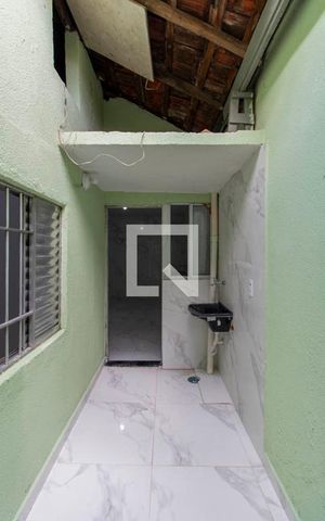 Casa para alugar com 200m², 2 quartos e 1 vagaÁrea de Serviço