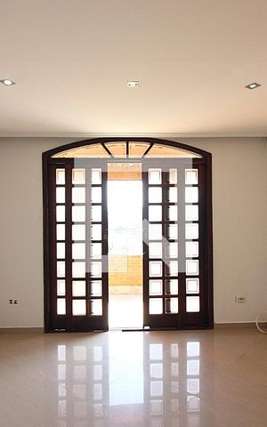 Casa à venda com 250m², 3 quartos e 1 vagaSala