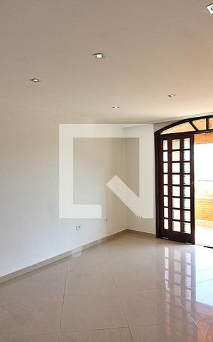 Casa à venda com 250m², 3 quartos e 1 vagaSala