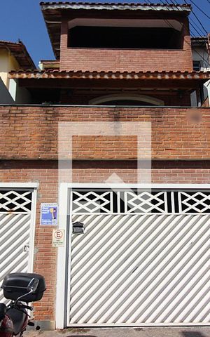Casa à venda com 250m², 3 quartos e 1 vagaFachada