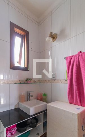 Casa à venda com 110m², 4 quartos e 1 vaga Casa à venda com 110m², 4 quartos e 1 vagaBanheiro da Suíte