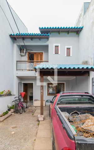 Casa à venda com 110m², 4 quartos e 1 vaga Casa à venda com 110m², 4 quartos e 1 vagaFachada