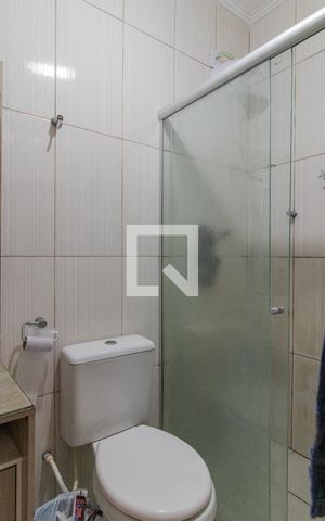 Casa à venda com 110m², 4 quartos e 1 vaga Casa à venda com 110m², 4 quartos e 1 vagaBanheiro Corredor