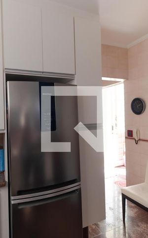 Casa à venda com 327m², 4 quartos e 3 vagas Casa à venda com 327m², 4 quartos e 3 vagasCozinha
