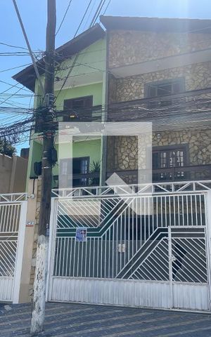 Casa para alugar com 293m², 3 quartos e 6 vagas Casa para alugar com 293m², 3 quartos e 6 vagasFachada