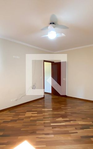 Casa para alugar com 293m², 3 quartos e 6 vagas Casa para alugar com 293m², 3 quartos e 6 vagasSuíte 2