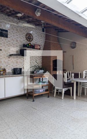 Casa à venda com 130m², 3 quartos e 2 vagas Casa à venda com 130m², 3 quartos e 2 vagasQuintal