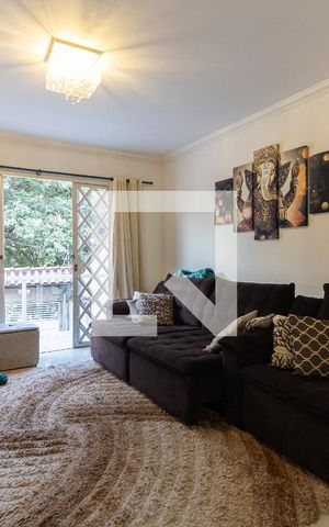 Casa à venda com 130m², 3 quartos e 2 vagas Casa à venda com 130m², 3 quartos e 2 vagasSala