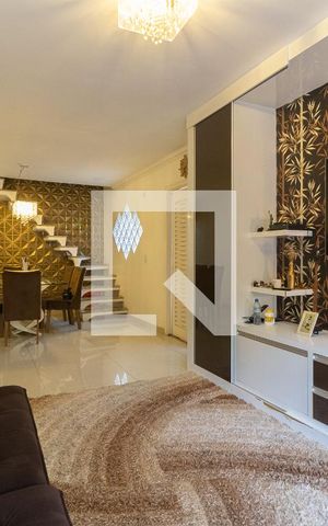 Casa à venda com 130m², 3 quartos e 2 vagas Casa à venda com 130m², 3 quartos e 2 vagasSala