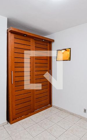 Casa à venda com 270m², 5 quartos e 4 vagas Casa à venda com 270m², 5 quartos e 4 vagasQuarto 2
