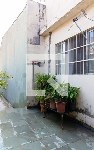 Casa para alugar com 100m², 2 quartos e sem vaga Casa para alugar com 100m², 2 quartos e sem vagaQuintal