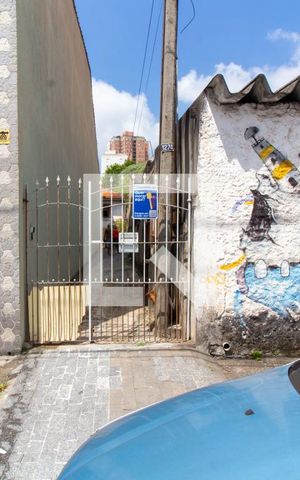 Casa para alugar com 100m², 2 quartos e sem vaga Casa para alugar com 100m², 2 quartos e sem vagaFachada