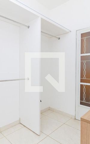 Casa à venda com 130m², 1 quarto e 2 vagas Casa à venda com 130m², 1 quarto e 2 vagasSala