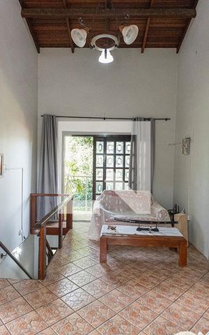 Casa à venda com 260m², 3 quartos e 3 vagasSala
