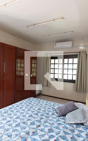 Casa à venda com 260m², 3 quartos e 3 vagasQuarto Suíte