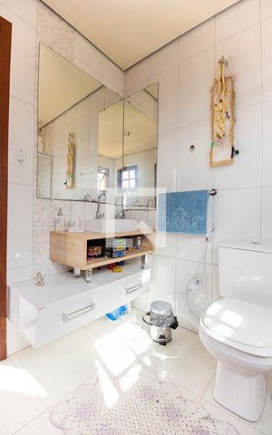 Casa à venda com 260m², 3 quartos e 3 vagasBanheiro da Suíte