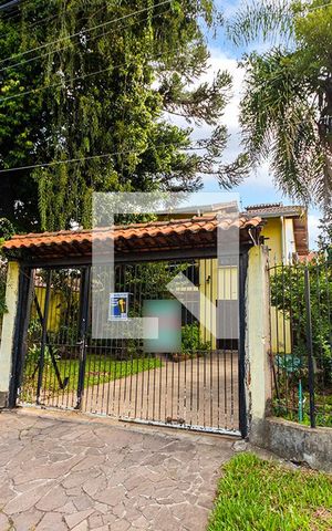 Casa à venda com 260m², 3 quartos e 3 vagasFachada