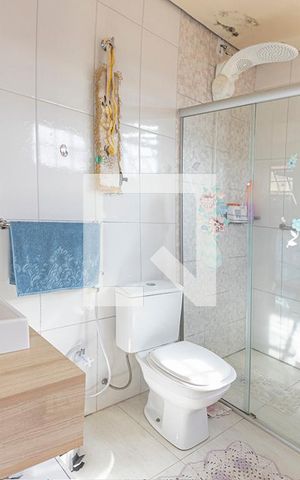 Casa à venda com 260m², 3 quartos e 3 vagasBanheiro da Suíte
