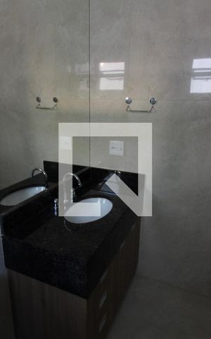 Apartamento para alugar com 80m², 2 quartos e 2 vagasBanheiro da Suíte