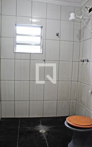 Casa à venda com 350m², 3 quartos e 2 vagasBanheiro da Suíte