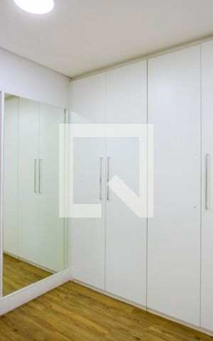 Casa para alugar com 470m², 3 quartos e 3 vagas Casa para alugar com 470m², 3 quartos e 3 vagasCloset do quarto 1