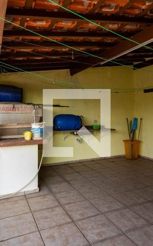 Casa à venda com 270m², 5 quartos e 5 vagas Casa à venda com 270m², 5 quartos e 5 vagasÁrea comum