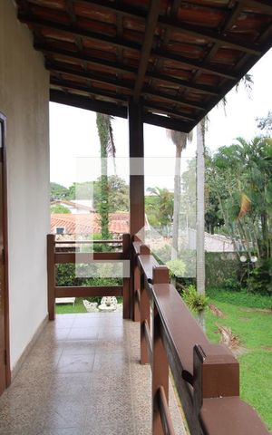 Casa à venda com 386m², 4 quartos e 4 vagasSacada da suíte 1