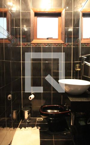 Casa à venda com 386m², 4 quartos e 4 vagasLavabo