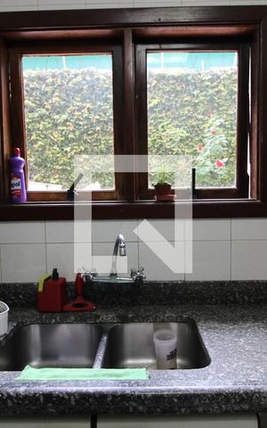 Casa à venda com 386m², 4 quartos e 4 vagasPia da cozinha