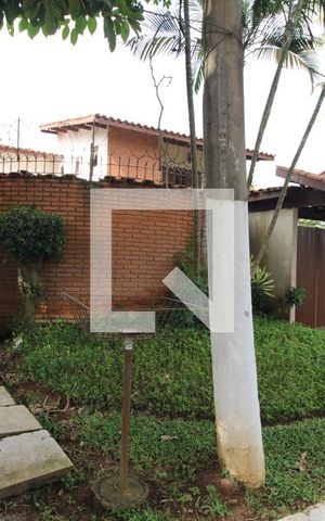 Casa à venda com 386m², 4 quartos e 4 vagasFachada