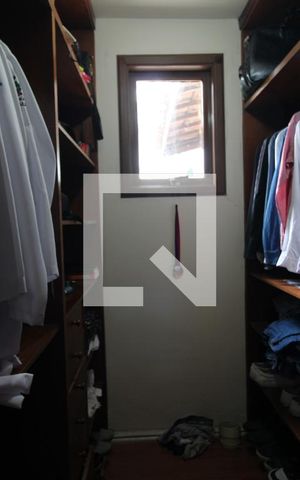Casa à venda com 386m², 4 quartos e 4 vagasCloset da suíte 1