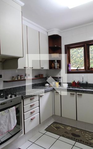 Casa à venda com 386m², 4 quartos e 4 vagasCozinha