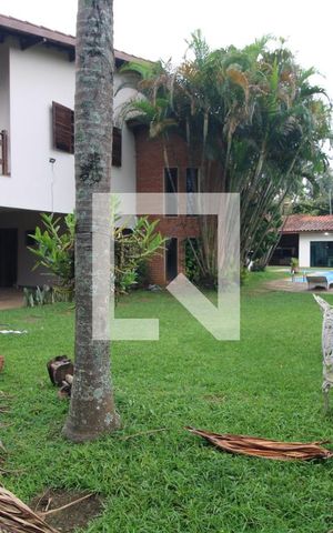 Casa à venda com 386m², 4 quartos e 4 vagasFachada