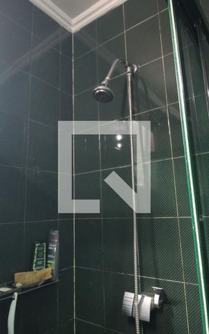 Casa à venda com 386m², 4 quartos e 4 vagasChuveiro banheiro da suíte 1