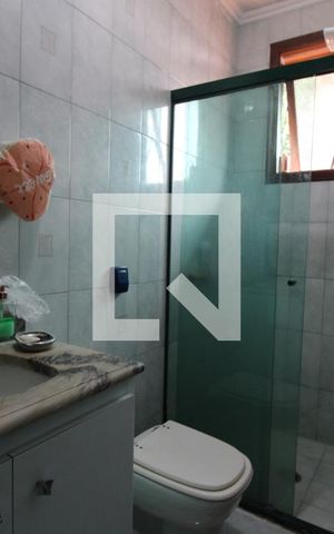 Casa à venda com 386m², 4 quartos e 4 vagasBanheiro da suíte 2