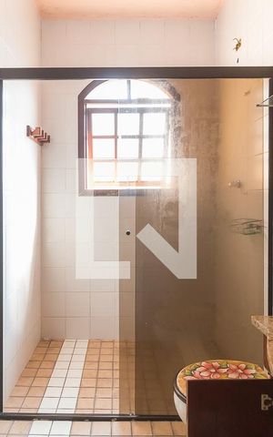 Casa para alugar com 350m², 2 quartos e 10 vagasBanheiro