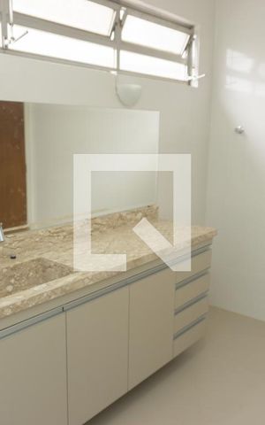 Apartamento à venda com 141m², 2 quartos e sem vagaBanheiro