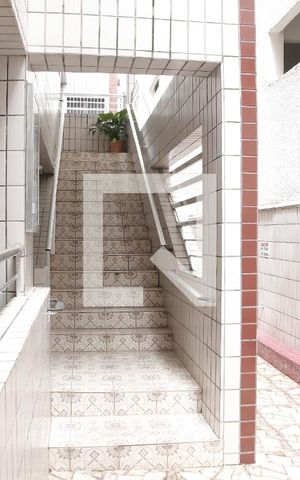 Apartamento para alugar com 38m², 2 quartos e 1 vagaEscada