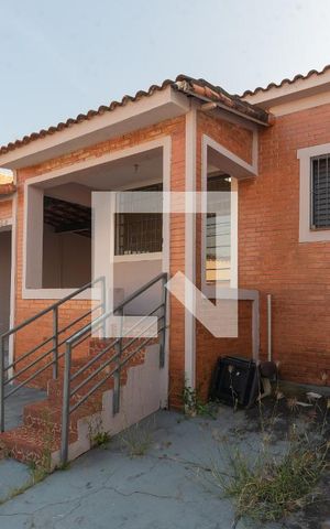 Casa à venda com 263m², 3 quartos e 2 vagasFachada