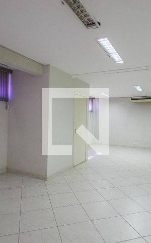 Casa à venda com 244m², 2 quartos e 5 vagas Casa à venda com 244m², 2 quartos e 5 vagasCasa 2