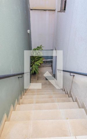 Casa à venda com 244m², 2 quartos e 5 vagas Casa à venda com 244m², 2 quartos e 5 vagasCozinha