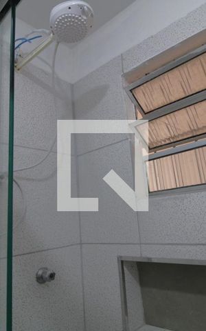 Casa para alugar com 72m², 2 quartos e 2 vagasChuveiro