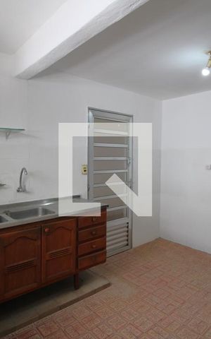 Casa para alugar com 72m², 2 quartos e 2 vagasCozinha