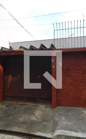 Casa para alugar com 72m², 2 quartos e 2 vagasFachada