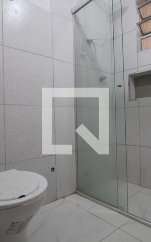 Casa para alugar com 72m², 2 quartos e 2 vagasBanheiro