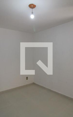 Casa para alugar com 72m², 2 quartos e 2 vagasSala