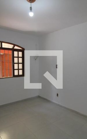 Casa para alugar com 72m², 2 quartos e 2 vagasSala